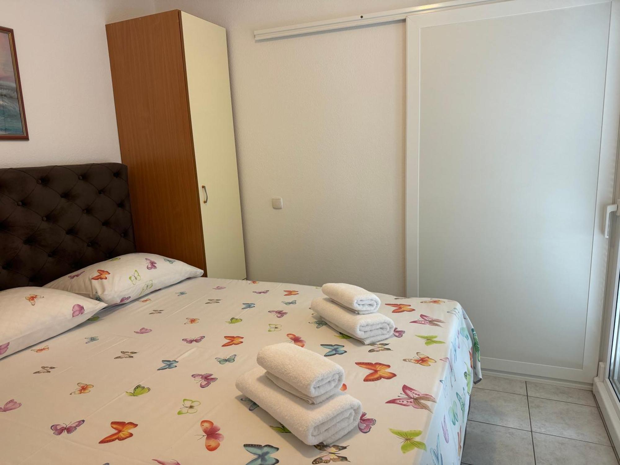 House 100M From The Beach With Free Parking And Breakfast Baska Voda Exterior photo