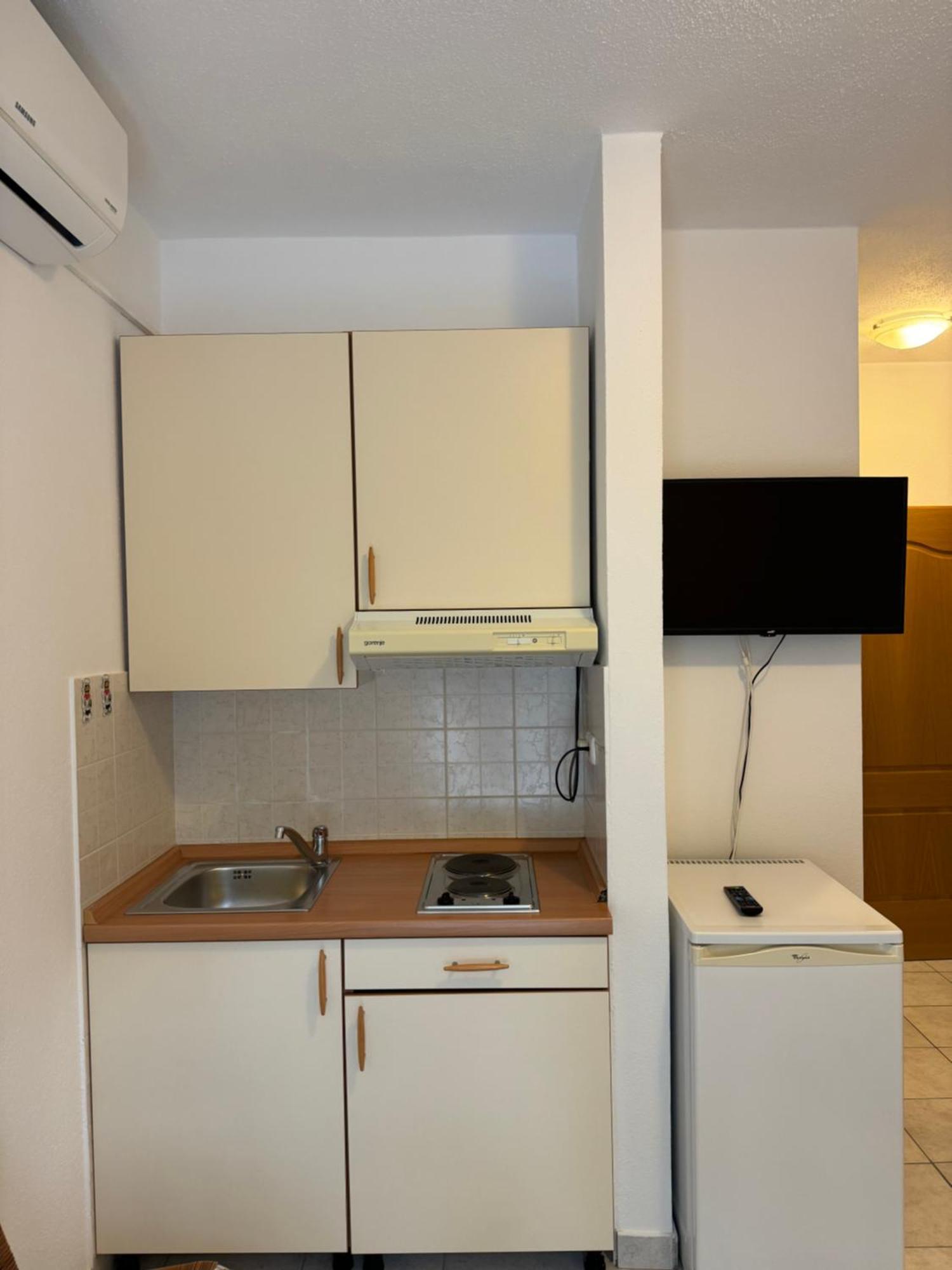 House 100M From The Beach With Free Parking And Breakfast Baska Voda Exterior photo